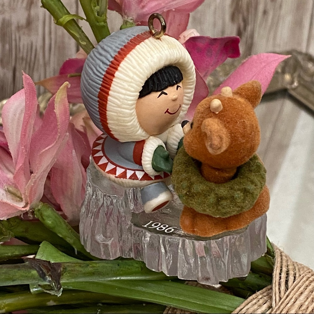 Vintage 1986 Frosty Friends #7 Eskimo with Baby Reindeer Ornament